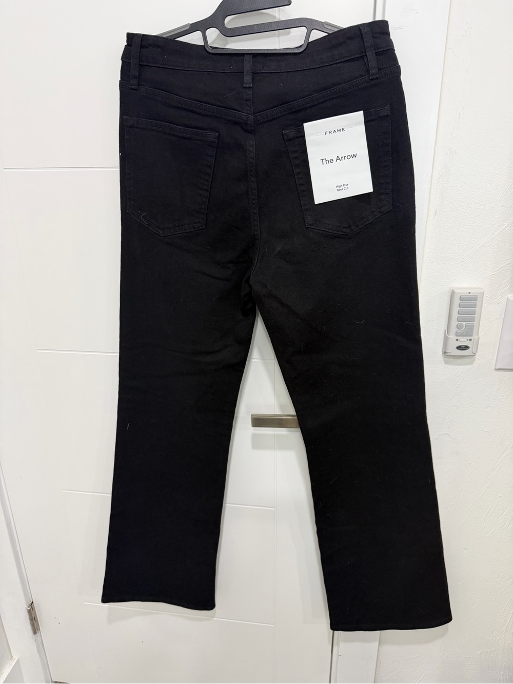 New Frame  Denim The Arrow Straight-Leg Jeans in Black sz30